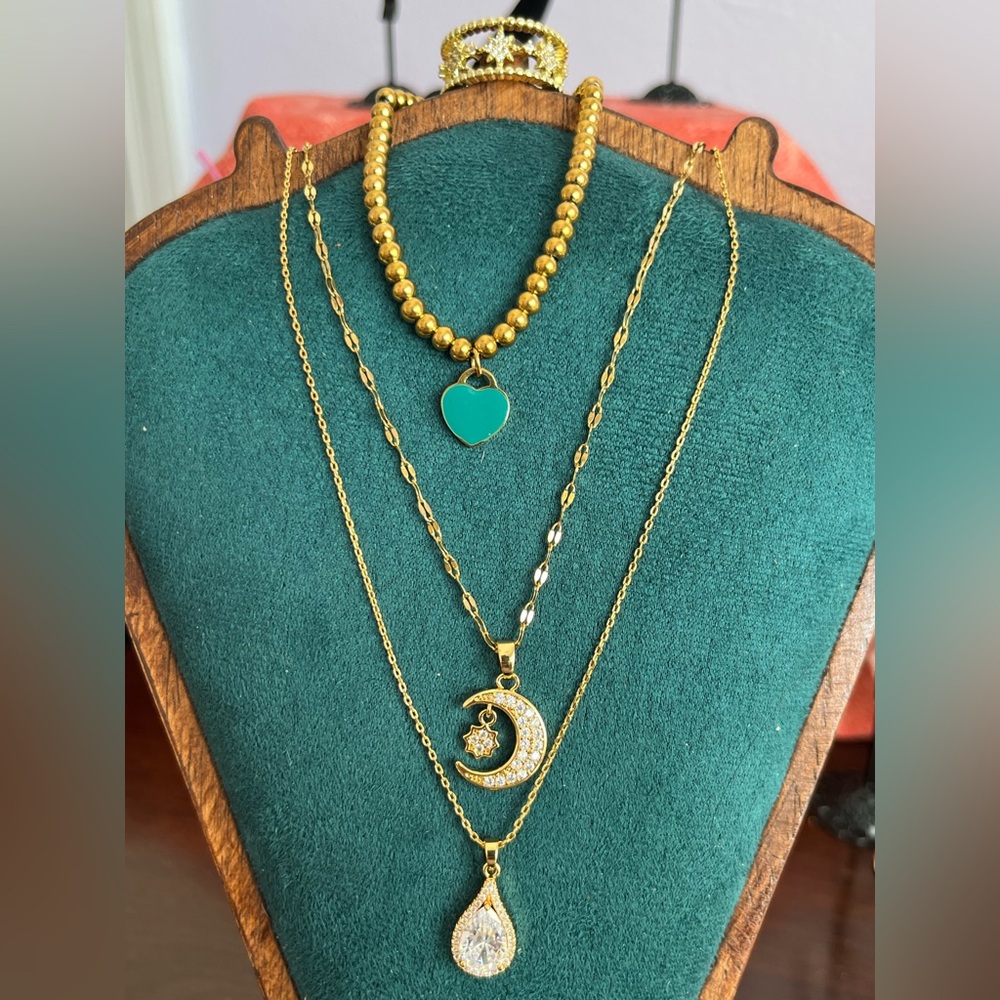 18k GF Gold Layer Necklace Set w/ Pear & Moon Pendants; Star Ring; HeartBracelet - Picture 9 of 10
